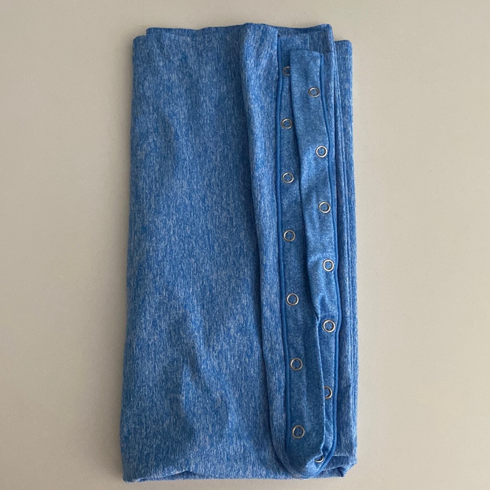 Lululemon Blue Vinyasa / Snap Scarf
